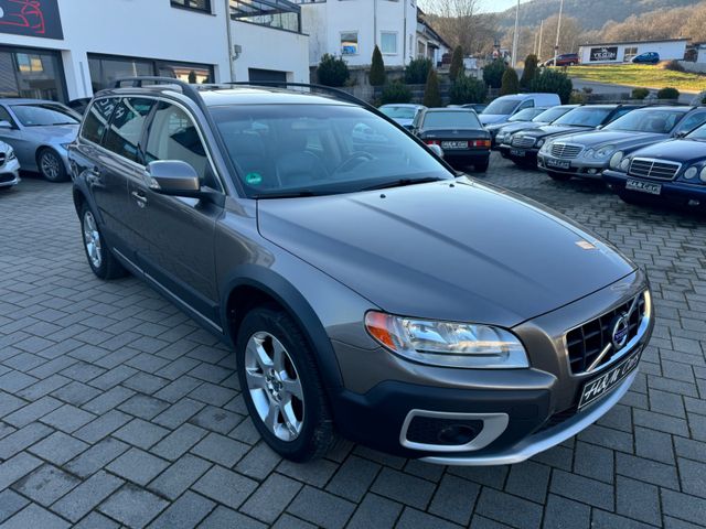 Volvo XC70 Momentum AWD/sehr guter Zustand/Scheckheft