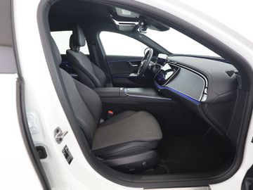 Mercedes E 200 - 12