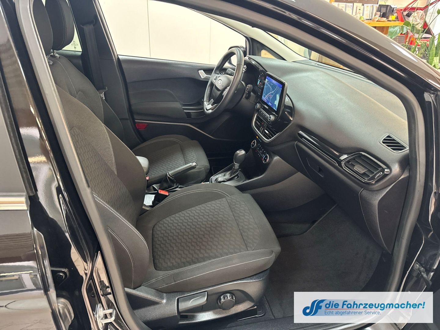 Fahrzeugabbildung Ford Fiesta Titanium X Navi LED Blendfreies Fernl. Ku