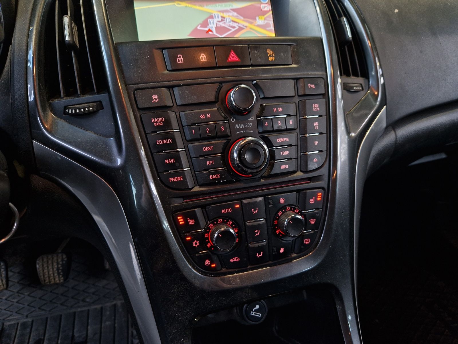 Fahrzeugabbildung Opel Astra J Sports Tourer Innovation XENON NAVI