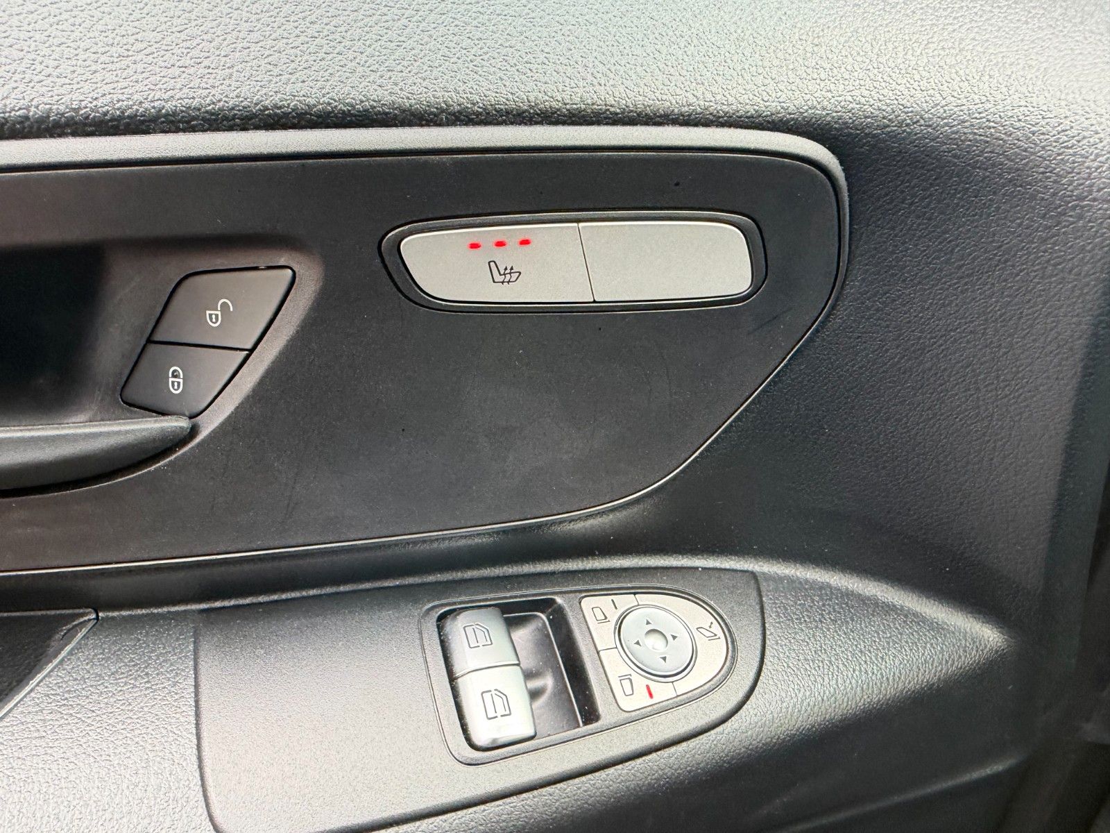 Fahrzeugabbildung Mercedes-Benz Vito 116 CDI 9G Klima Kamera SHZ