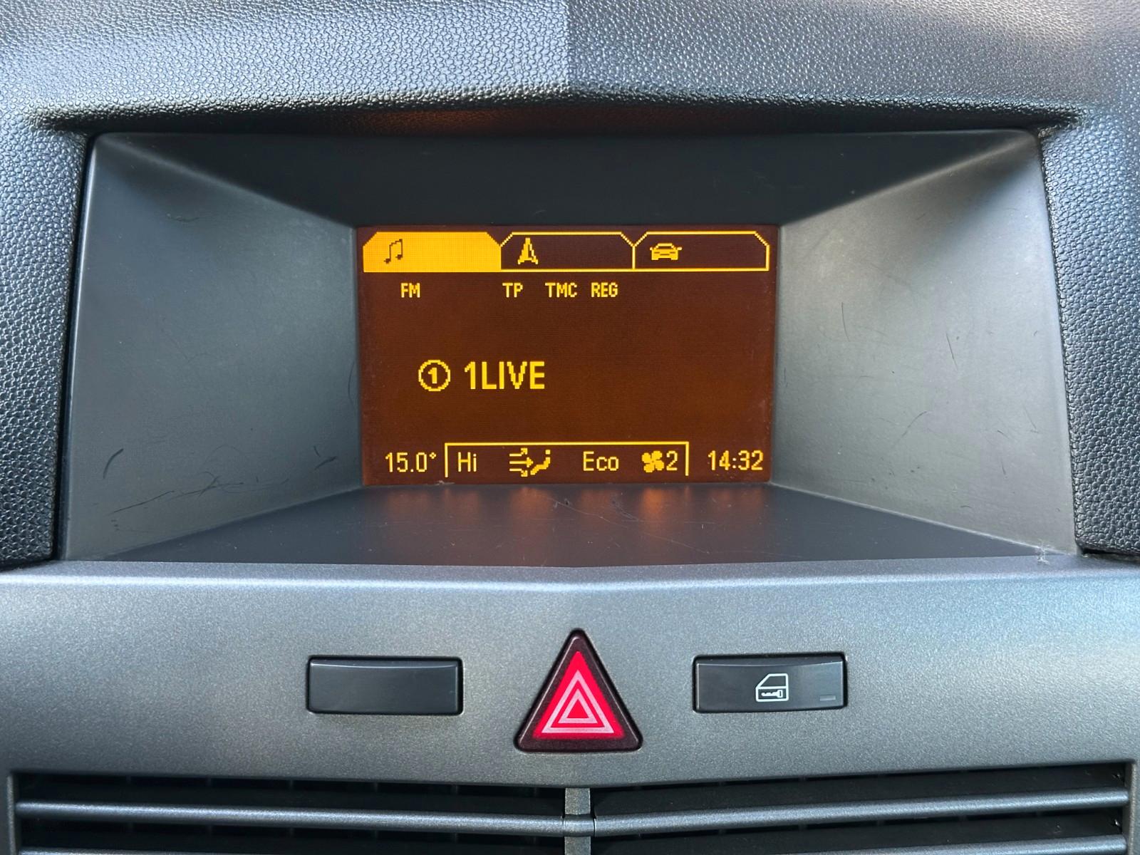 Opel Astra 2006 — photo 34