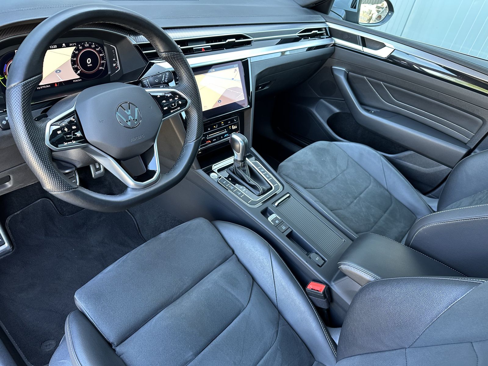 Fahrzeugabbildung Volkswagen Arteon SB 1.4 TSI eHybrid R-Line NAV+LED+PANO+HU