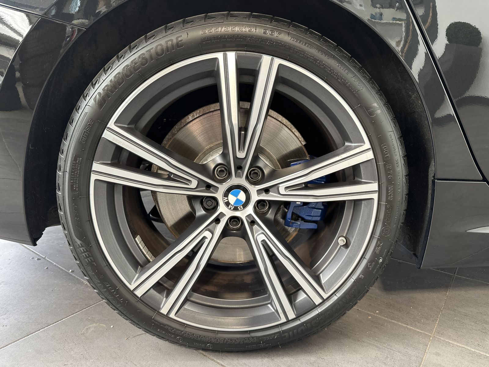 Fahrzeugabbildung BMW 330d Touring M-Sport NAV+LASER+ACC+HUD+PANO+19ZO