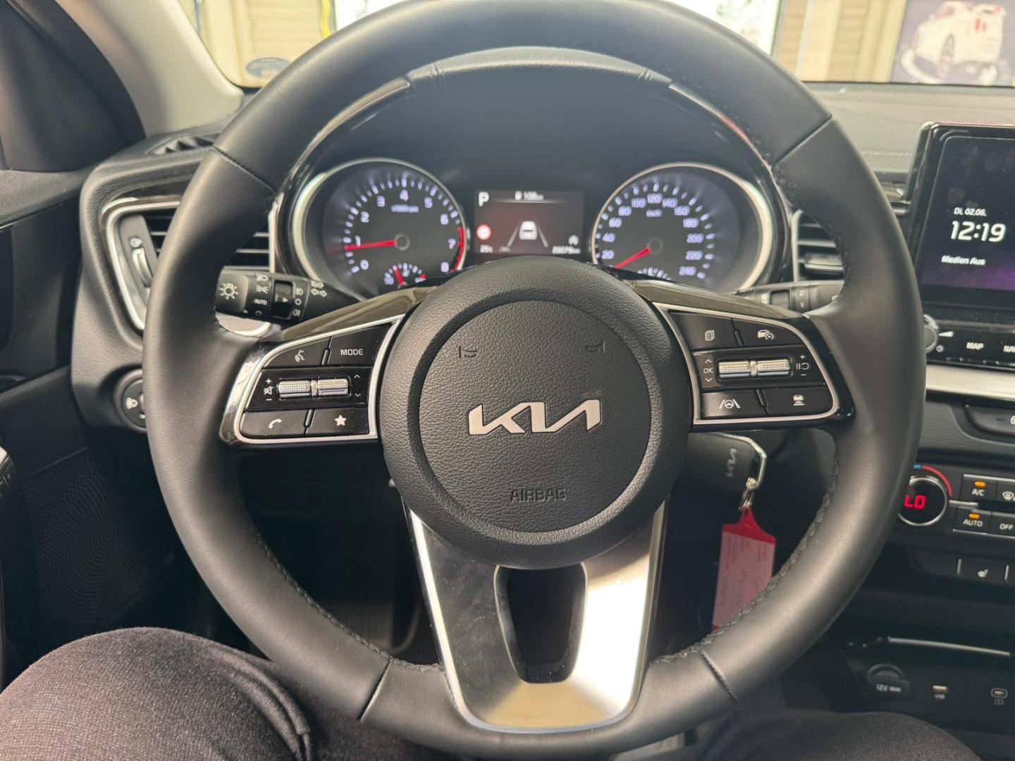 Kia Ceed_sw Sportswagon Spirit 1.5T 140 DCT7 SPI STD