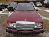 Mercedes-Benz E 220/2. Hand - gebrauchte Mercedes-Benz E 220 aus dem Jahr 1992