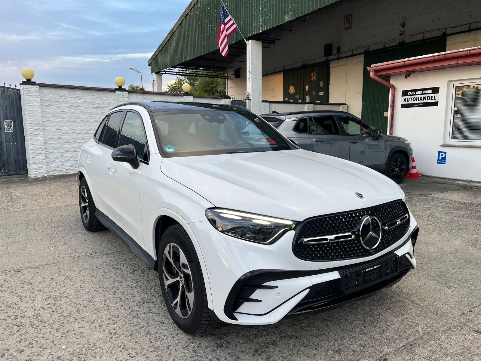 MERCEDES-BENZ GLC 220 d 4MATIC AMG Panorama Head-Up Burmester
