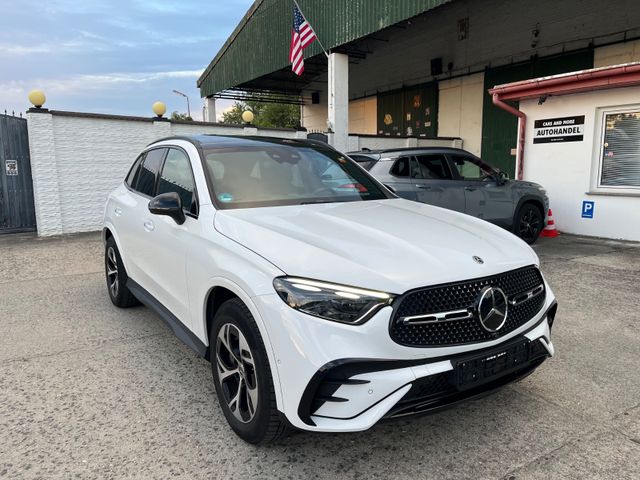 MERCEDES-BENZ GLC 220 d 4MATIC AMG Panorama Head-Up Burmester