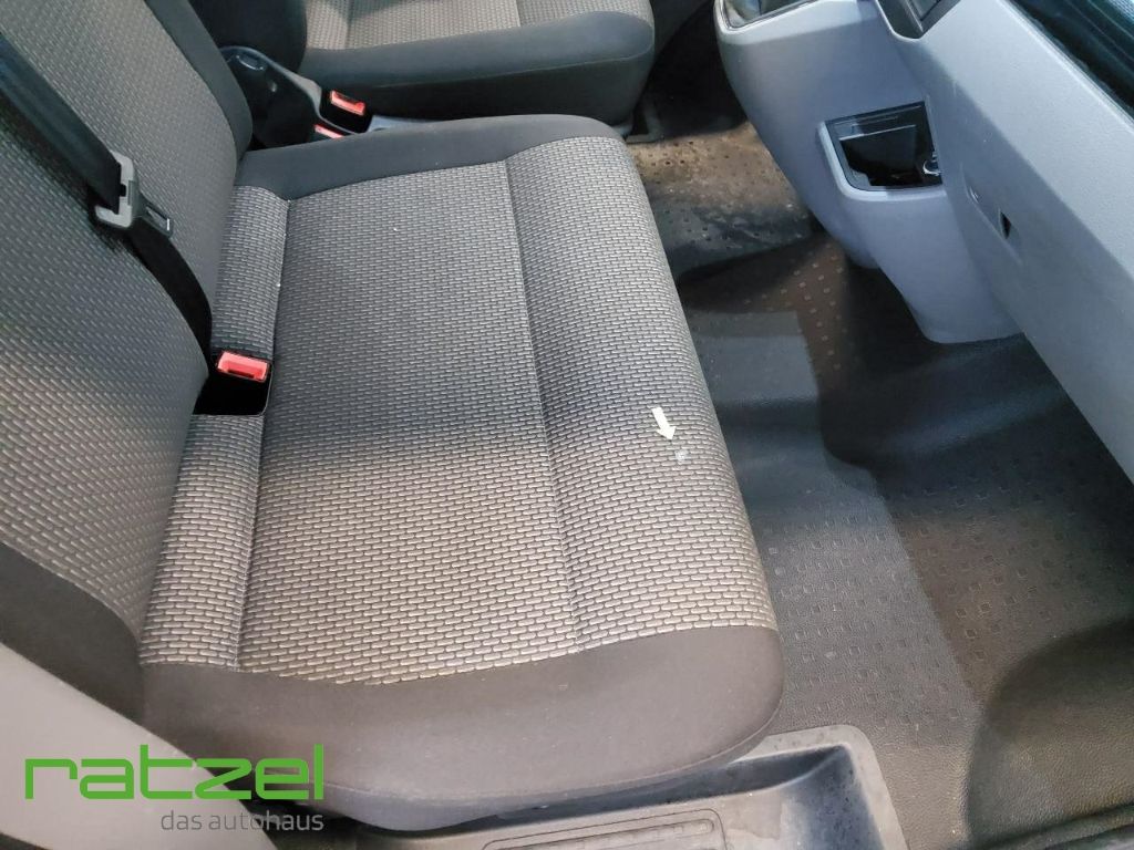 Fahrzeugabbildung Volkswagen T6.1 Kombi KR 2.0 TDI 9-Sitzer AHK Winter Paket