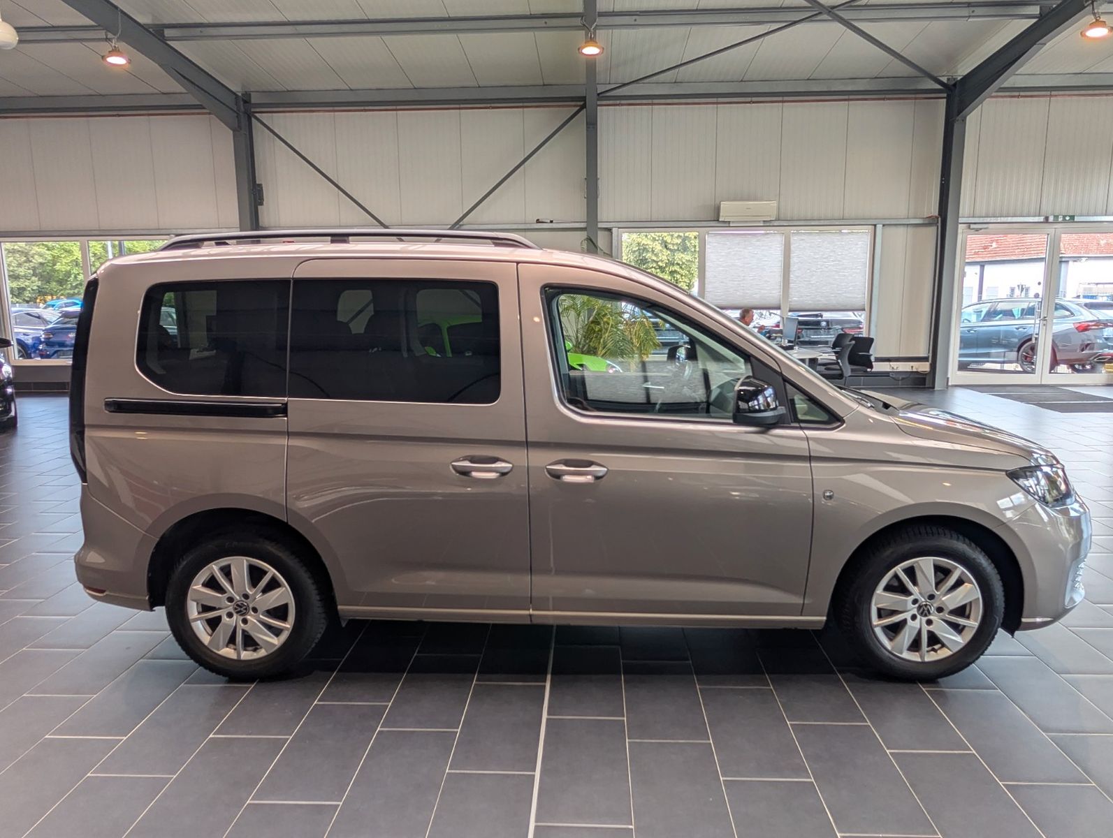 Volkswagen Caddy 1.5 TSI BMT (5-Si.) DSG Life foto 8