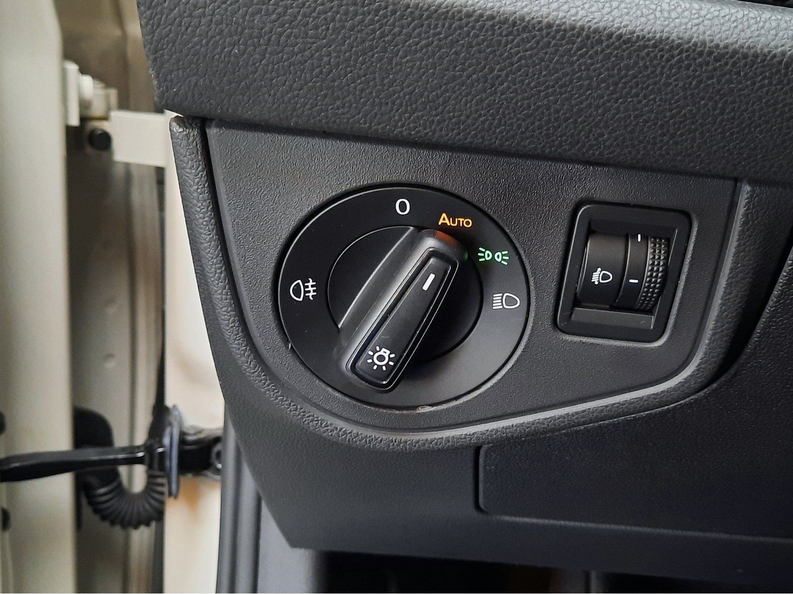 Fahrzeugabbildung Volkswagen Polo TSI DSG Life *LED*Einparkh*Sitzhzg*AppCon.*