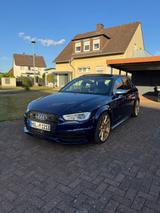 Audi S3 S-tronic  - Audi S3 mit Benzin-Antrieb
