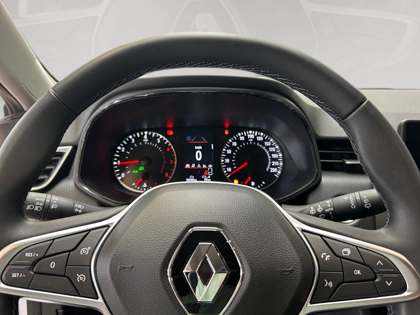 Fahrzeugabbildung Renault CLIO BUSINESS EDITION TCe 90 (MY21)