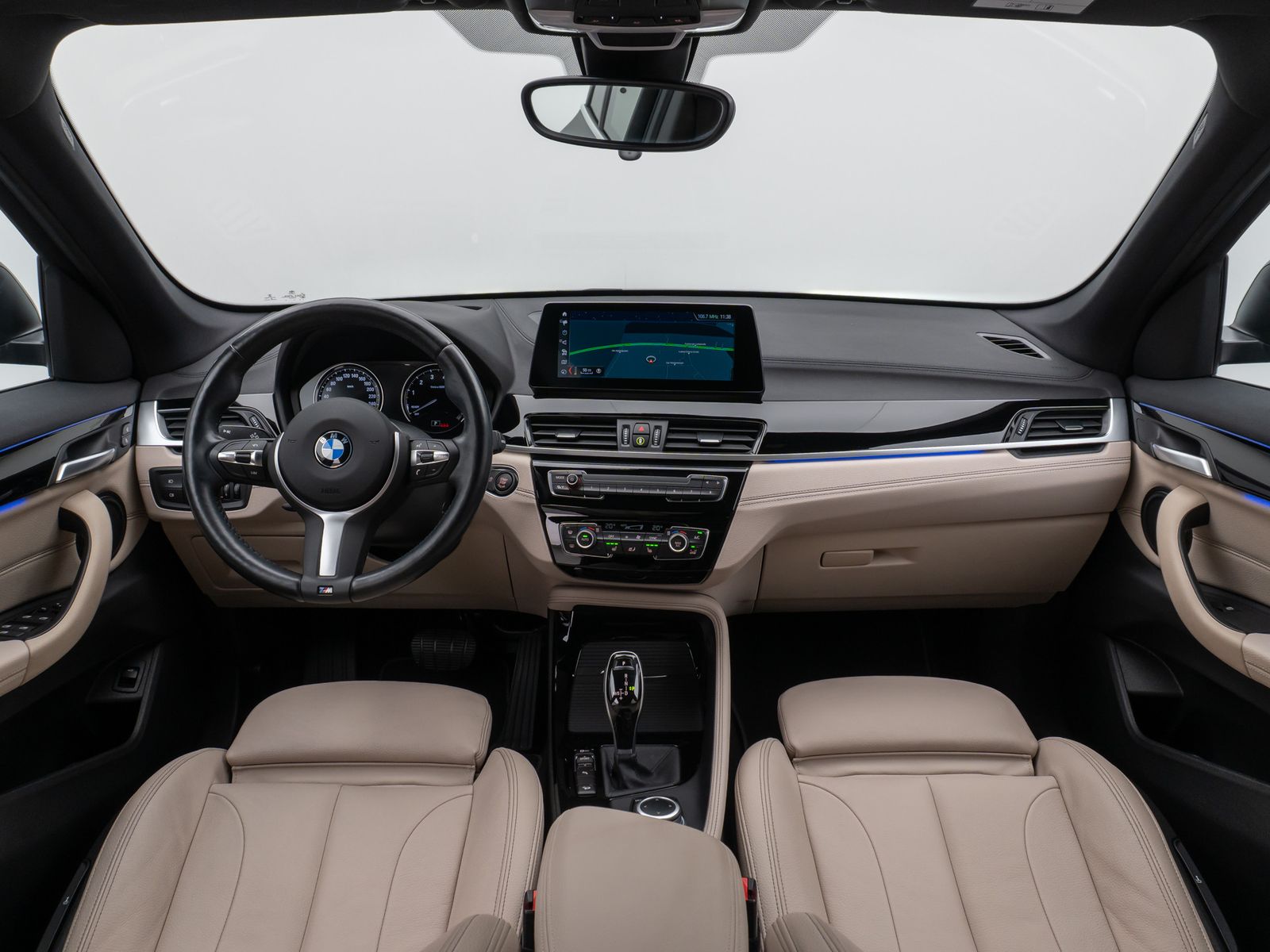 Fahrzeugabbildung BMW X1 xD20i xLine Kamera HUD DAB HiFi Komfort Sport