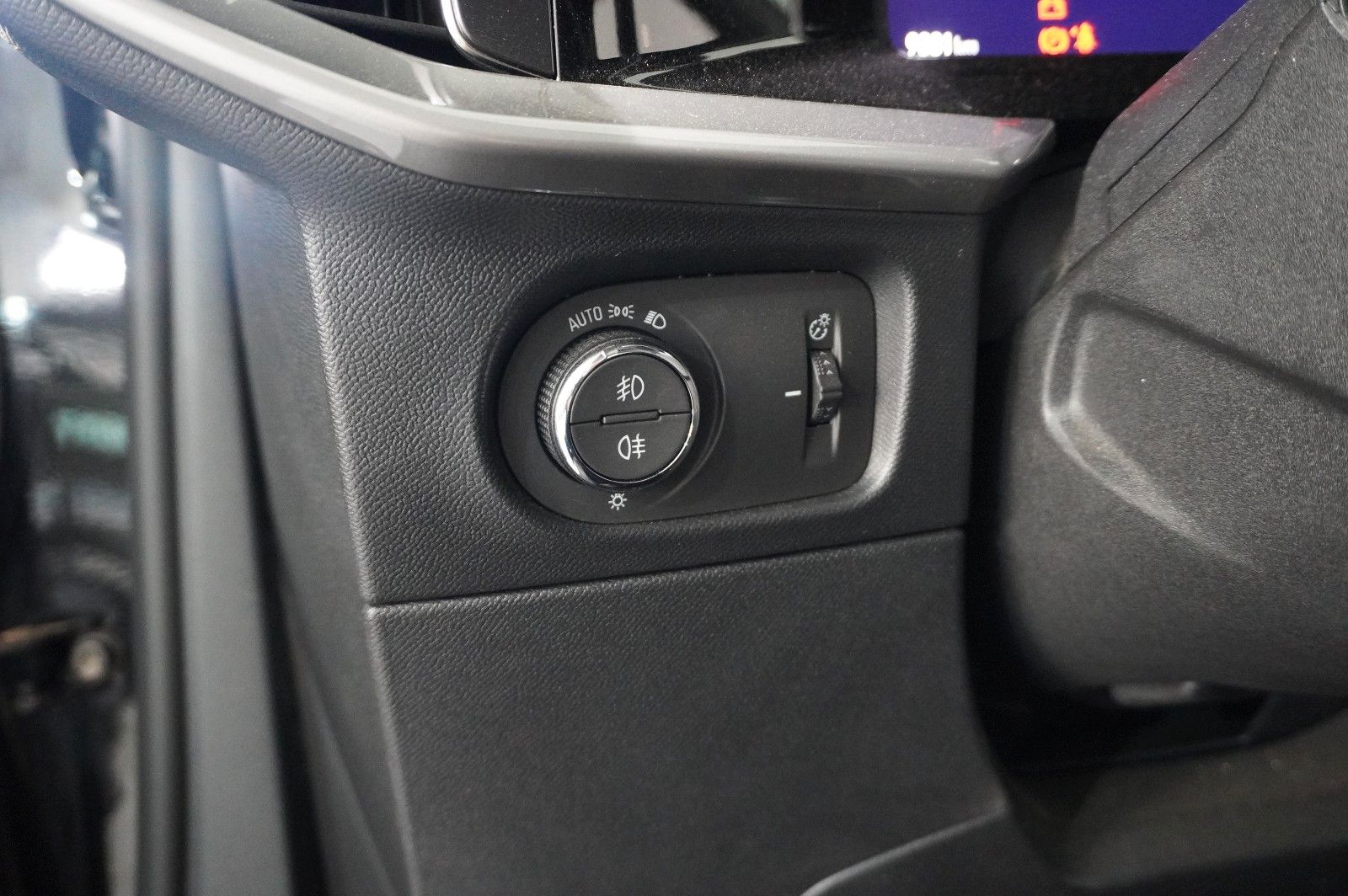 Fahrzeugabbildung Opel Mokka 1.2T ULTIMATE NAVI/LED/KAMERA/SPORT/SH/DAB