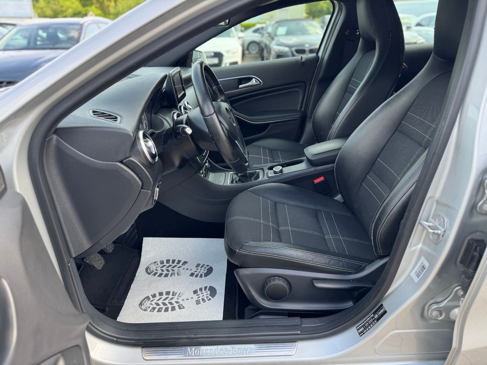 MERCEDES-BENZ A 180, 2012, Benzin, 122 PS