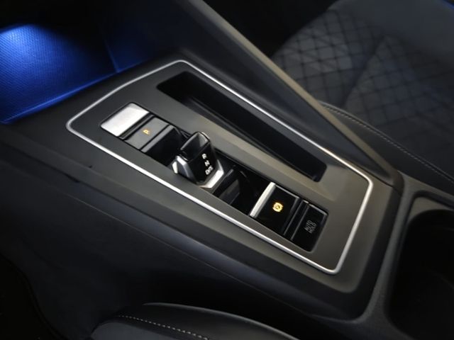 Golf VIII Variant R-Line 1.5 TSI DSG LED+ NAV AP