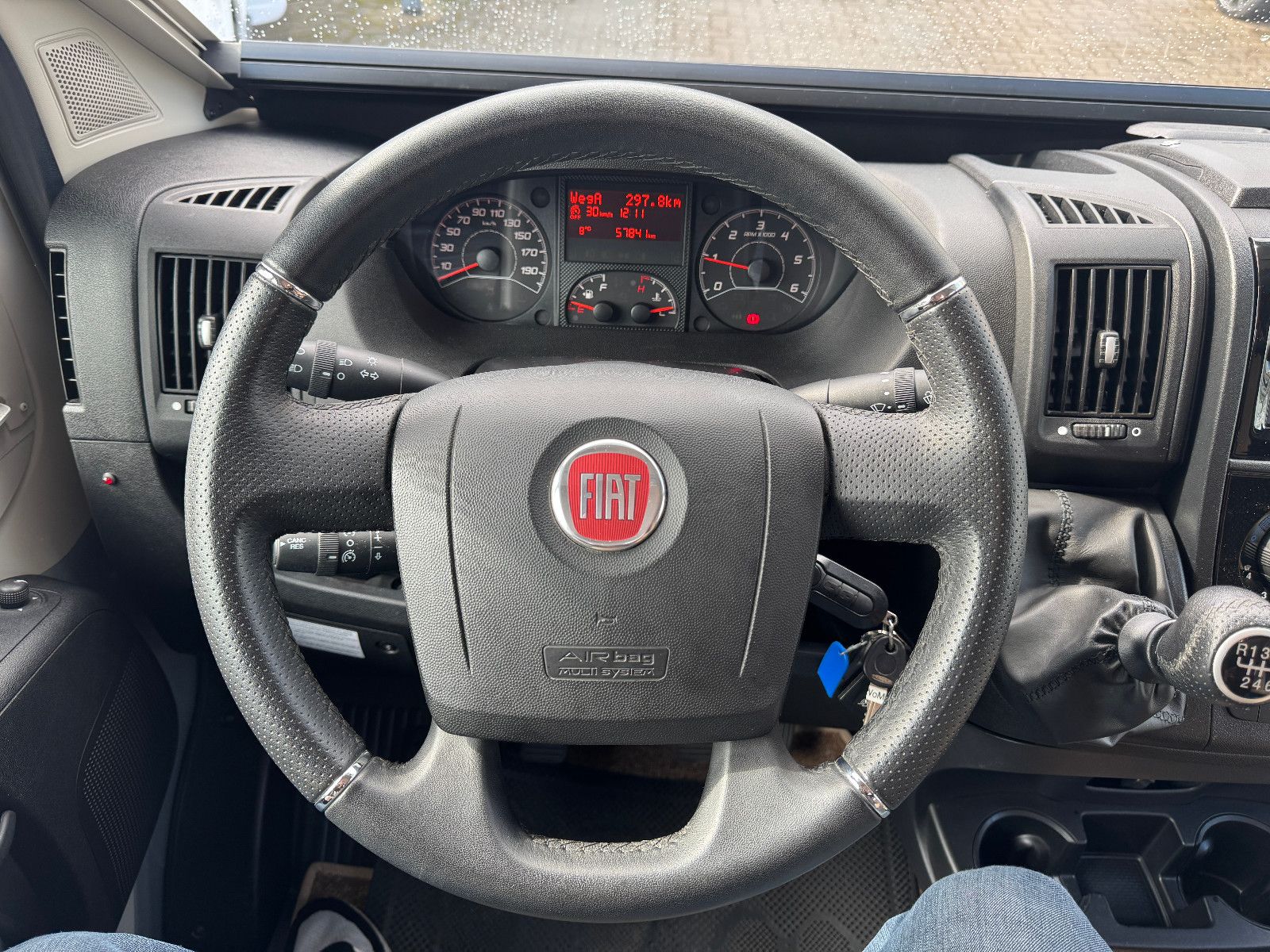 Vehicle image Miller TORONTO FIAT DUCATO SOLAR 2X TV SAT LUFTFEDER