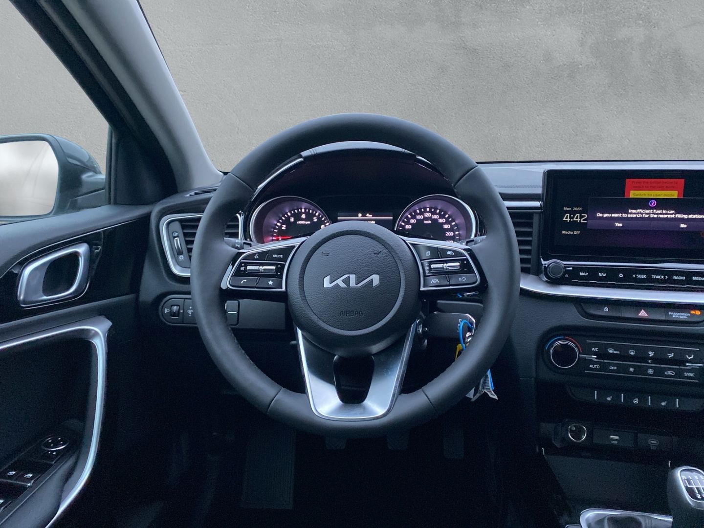 Fahrzeugabbildung Kia Ceed VISION 1.5 T-GDI *KOMFORT-PLUS-PAKET*NAVIGA