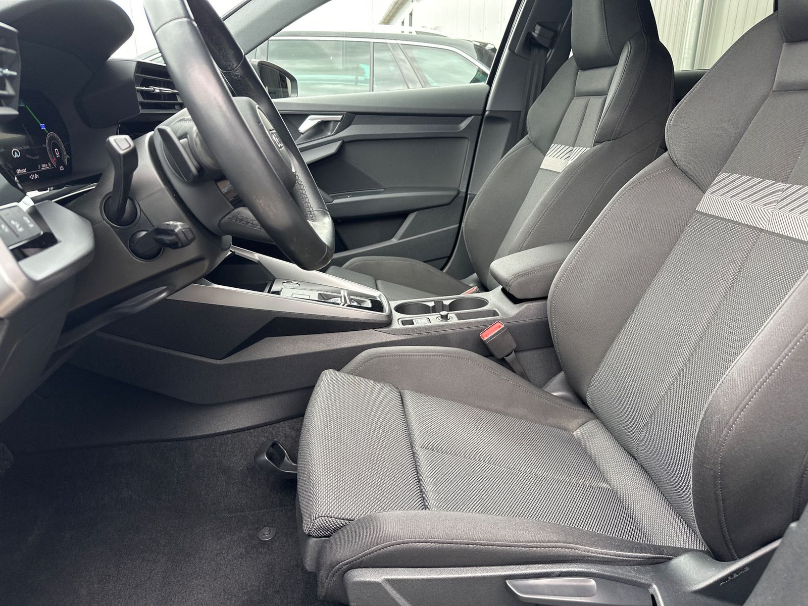 Fahrzeugabbildung Audi A3 Limousine 35 TDI S-Line NAV+LED+STHZ+18ZO+VC