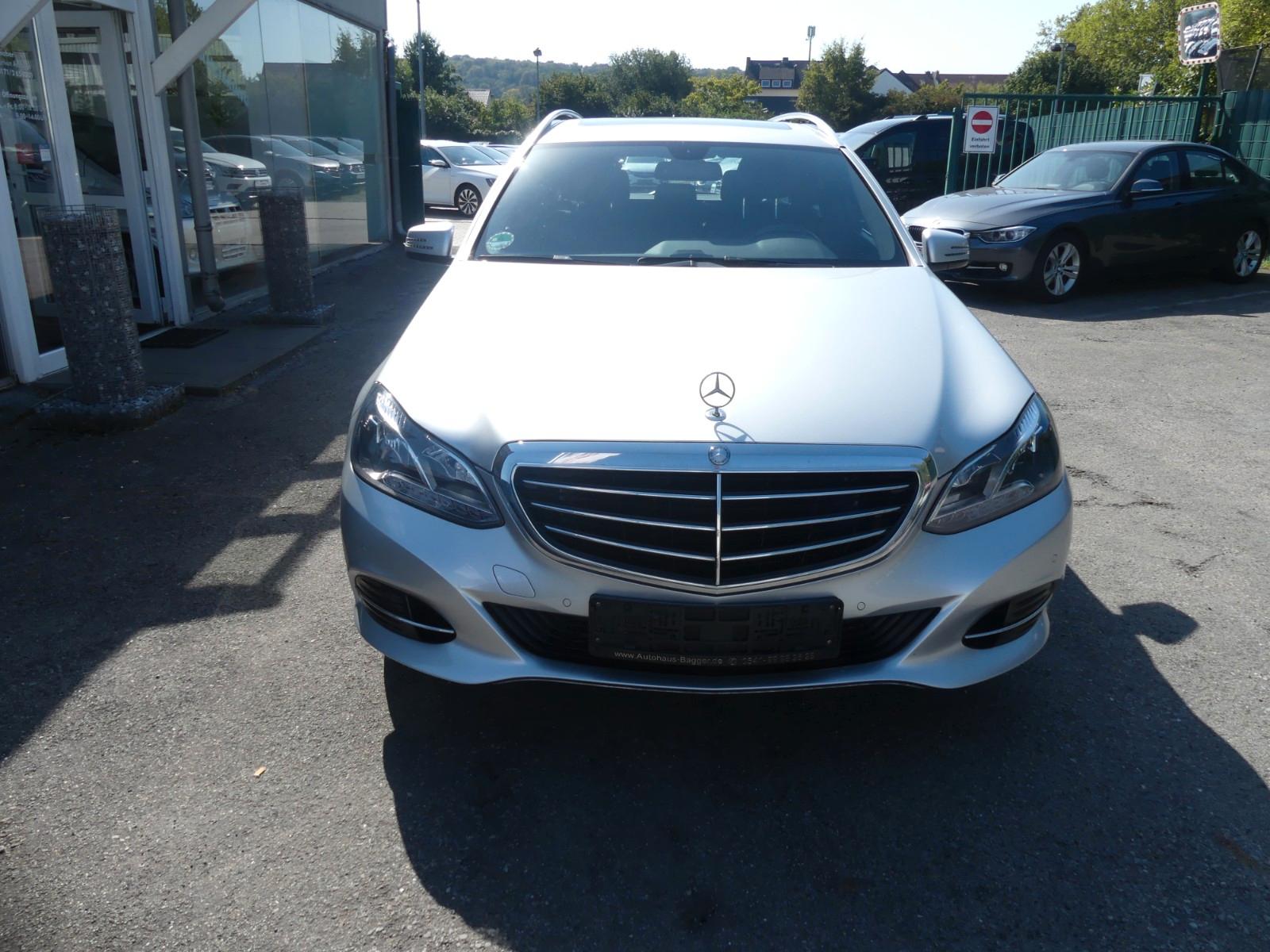 Mercedes-Benz E 220  T-Modell BlueEfficiency Automatik