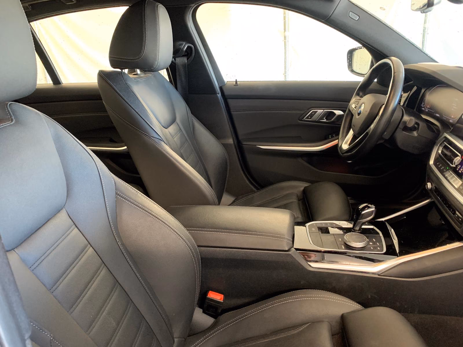 BMW 330 i Sport Line CockpProf Sport Sitze LED+Leder, миниатюра 3