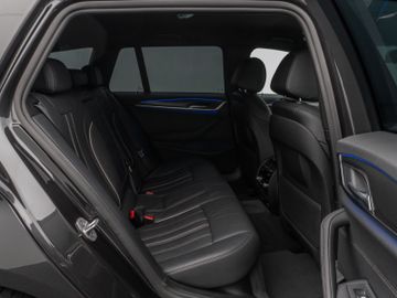 Fahrzeugabbildung BMW 520d M Sport Kamera DAB HiFi Stop&Go Komfort