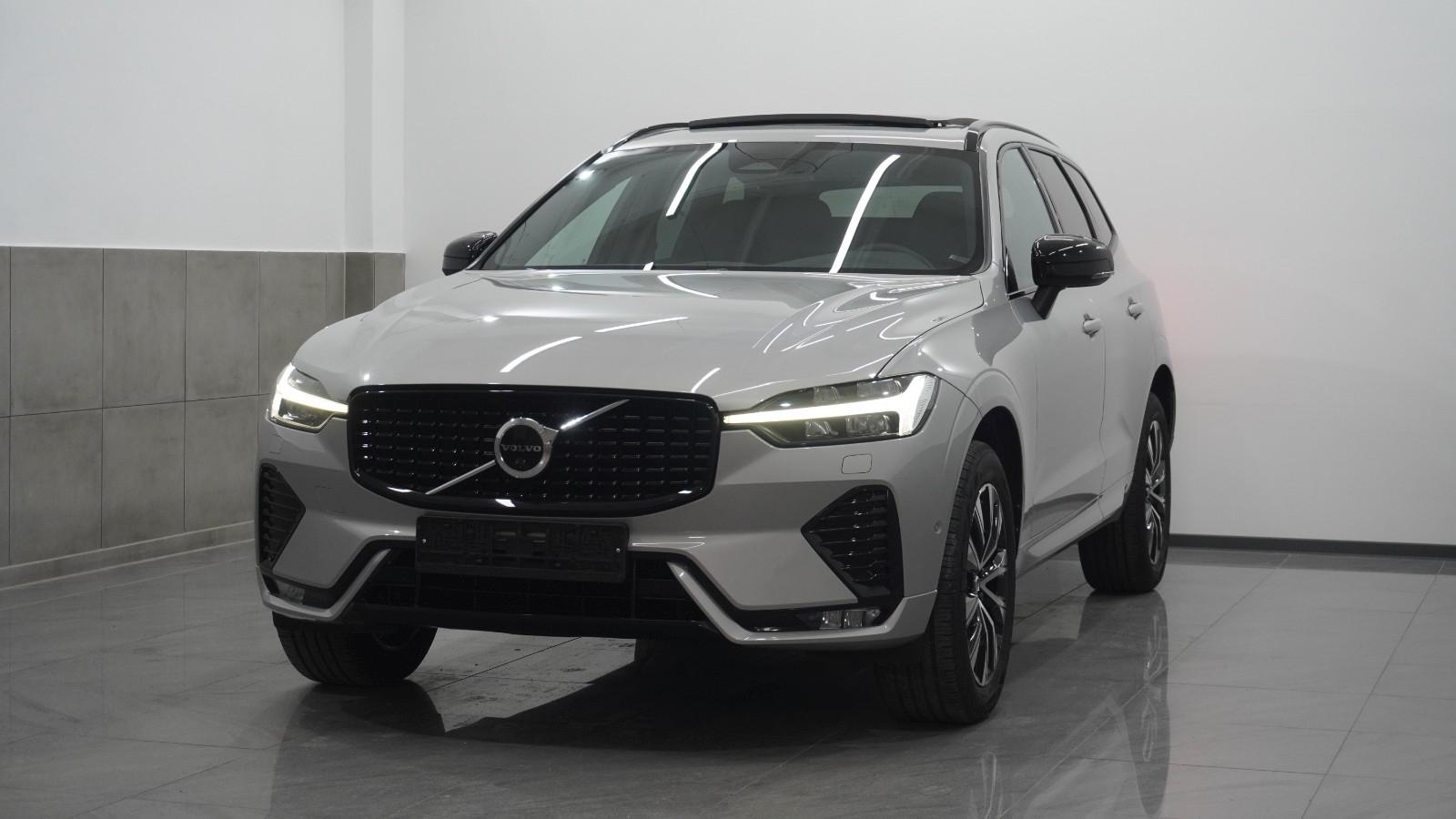 Volvo XC60 B4 Plus Dark AWD Pano/360°/AHK/TWA/ACC/H&K
