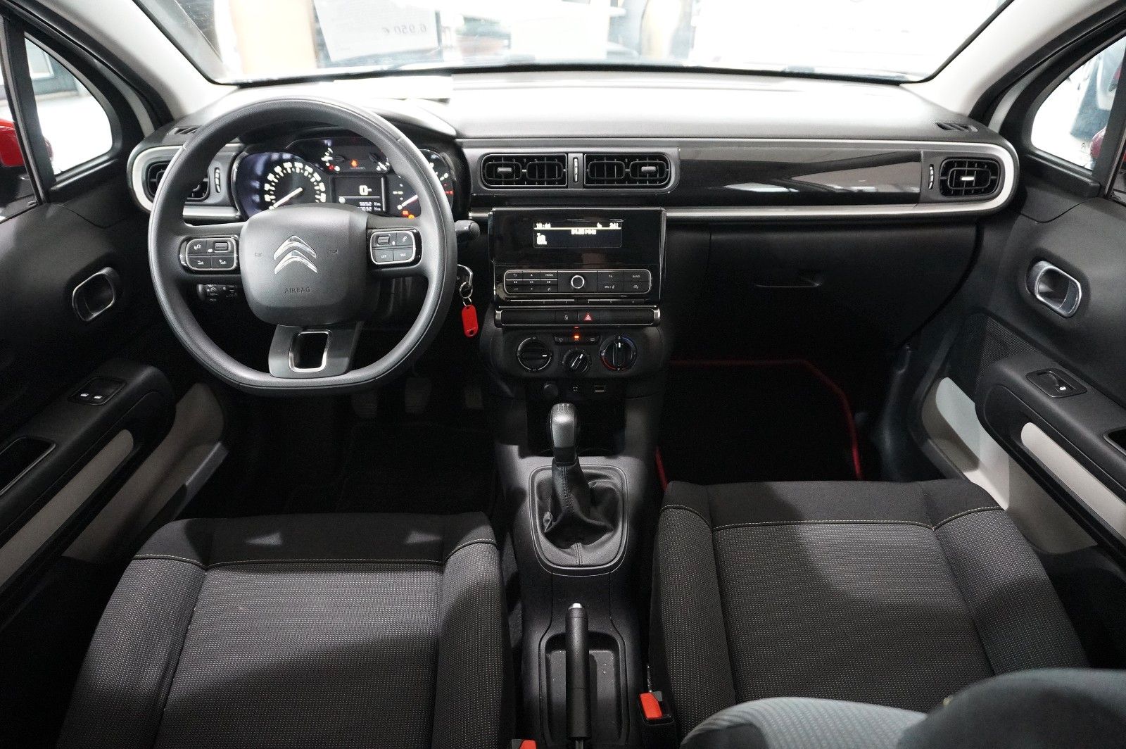 Fahrzeugabbildung Citroën C3 LIM. 1.2 FEEL LED/KLIMA/SHZ/PDC/TEMP./USB