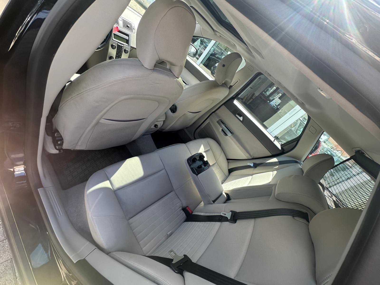 Volvo V50 2006 — photo 13