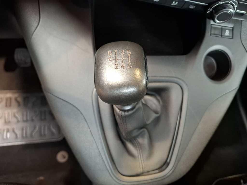 Peugeot Partner Kasten Premium 1.5 BlueHDI L2 Sortimo