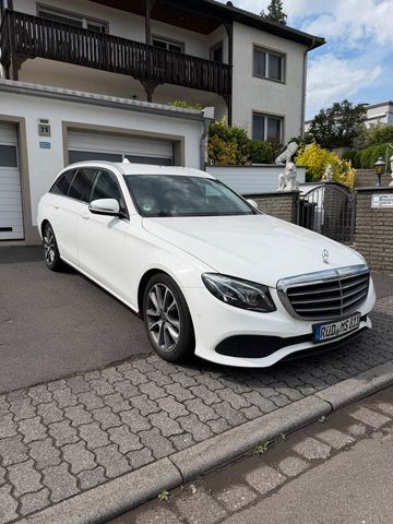 MERCEDES-BENZ Mercedes E220, aus 2. Hand,  MB Scheckheft