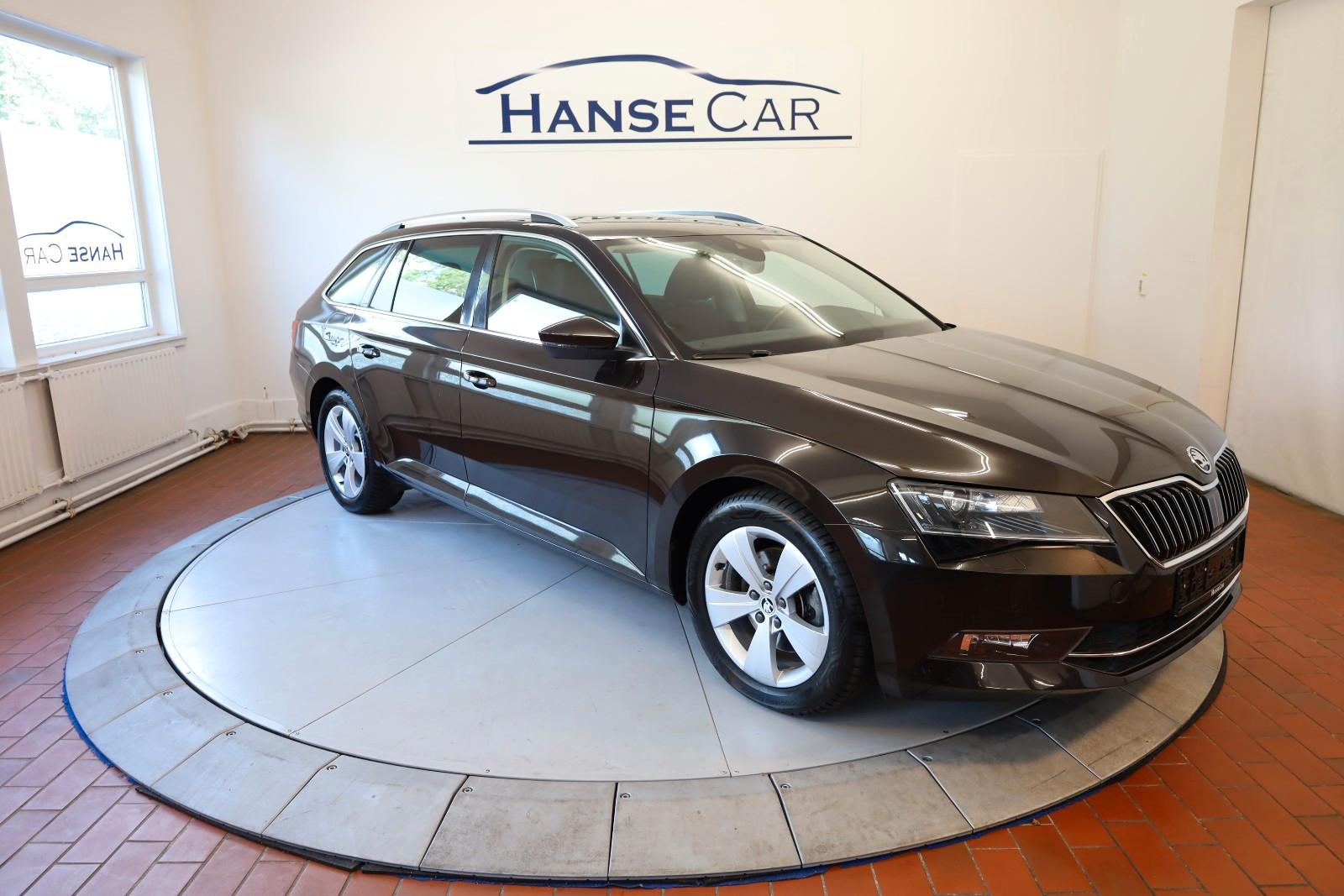 Skoda Superb Combi Style/Navi/R.Kamera/ACC/Garantie !