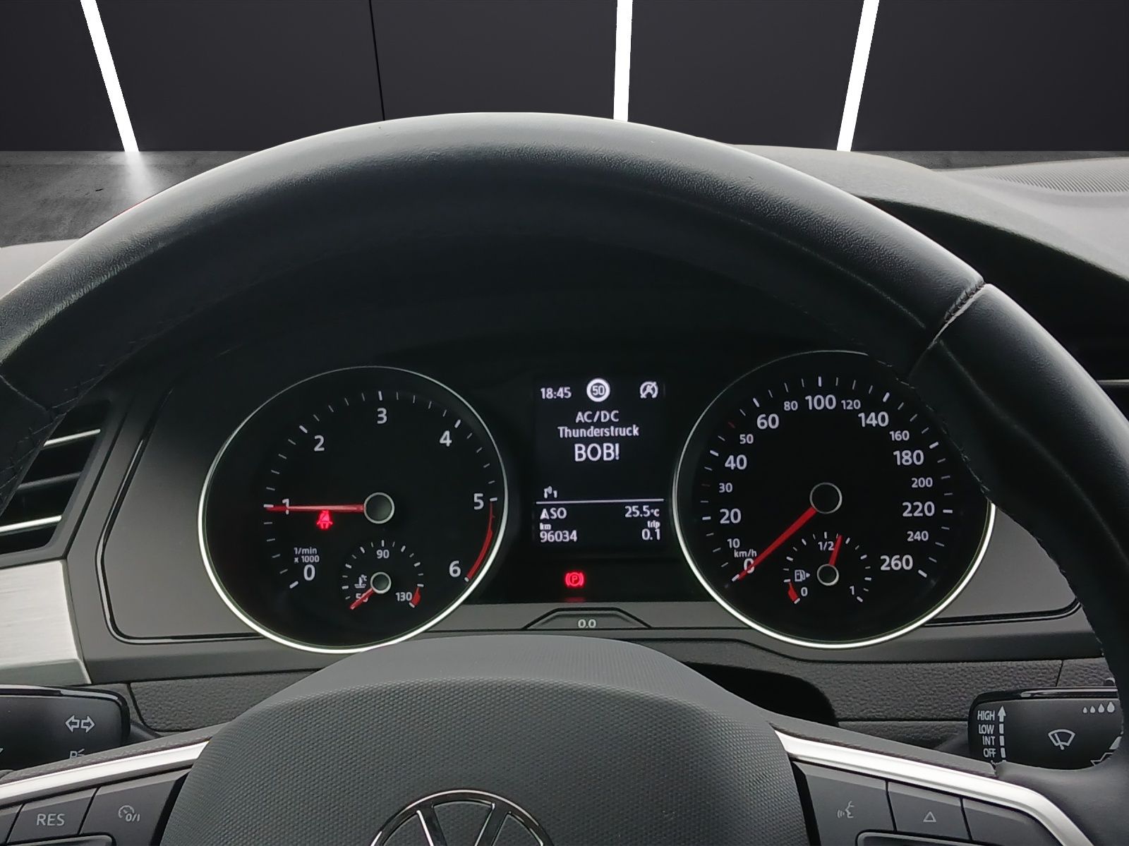 Fahrzeugabbildung Volkswagen Passat Variant TDI LED AHK Navi ACC RFK SH