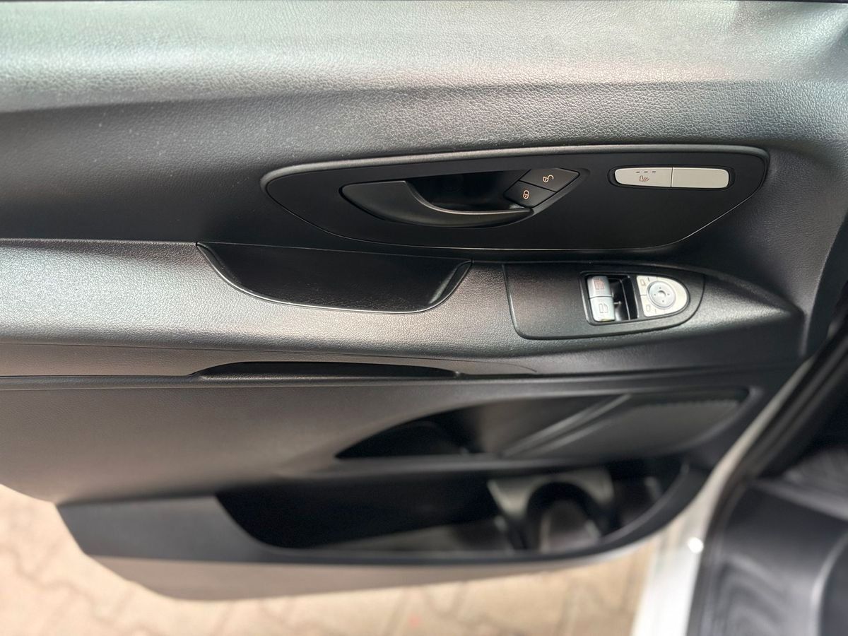 Fahrzeugabbildung Mercedes-Benz Vito Mixto 114 CDI Kompakt#Kamera#Navi#Klima#AHK