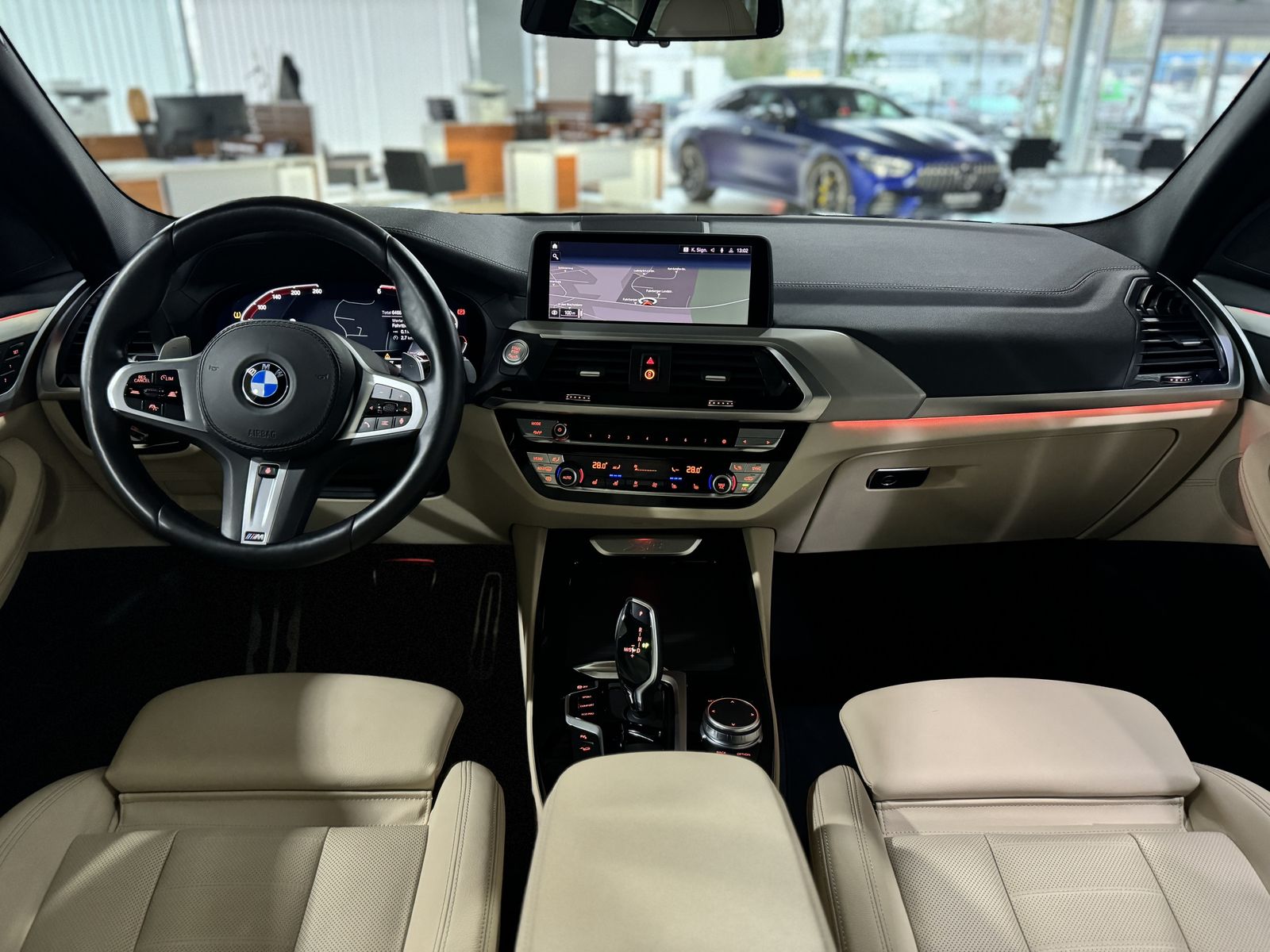 Fahrzeugabbildung BMW X3 xD30d M Sport Panorama Kamera HUD HiFi DisplK