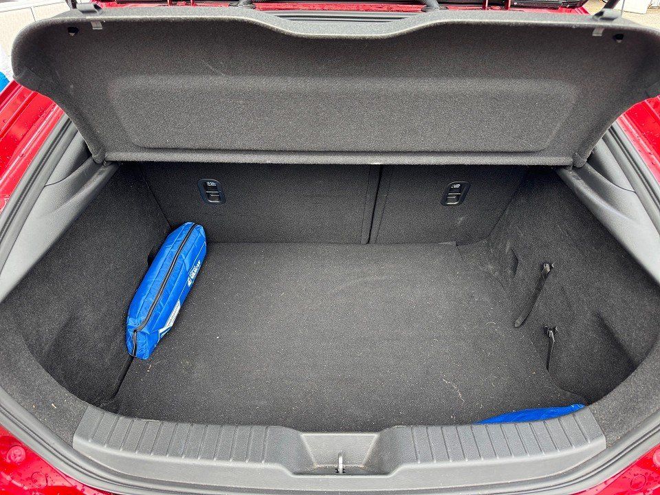 Fahrzeugabbildung Mazda 3 SKYACTIV-X 2.0 M Hybrid SELECTION DES-P BOS A1