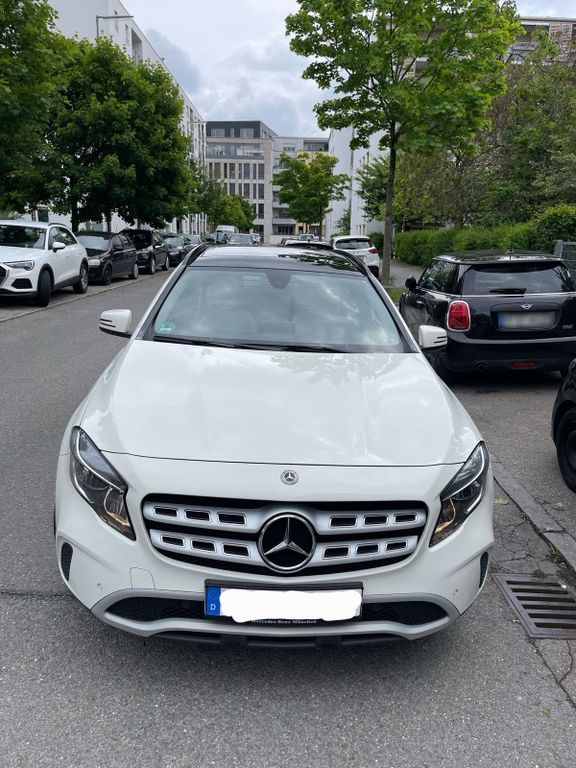Image of Mercedes-Benz GLA 200