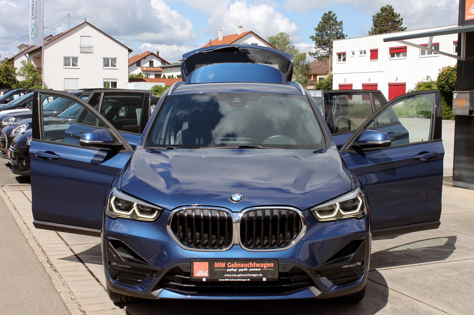 Fahrzeugabbildung BMW X1 xDrive 18d Sport-Line ACC HUD LED SHZ NAV BT