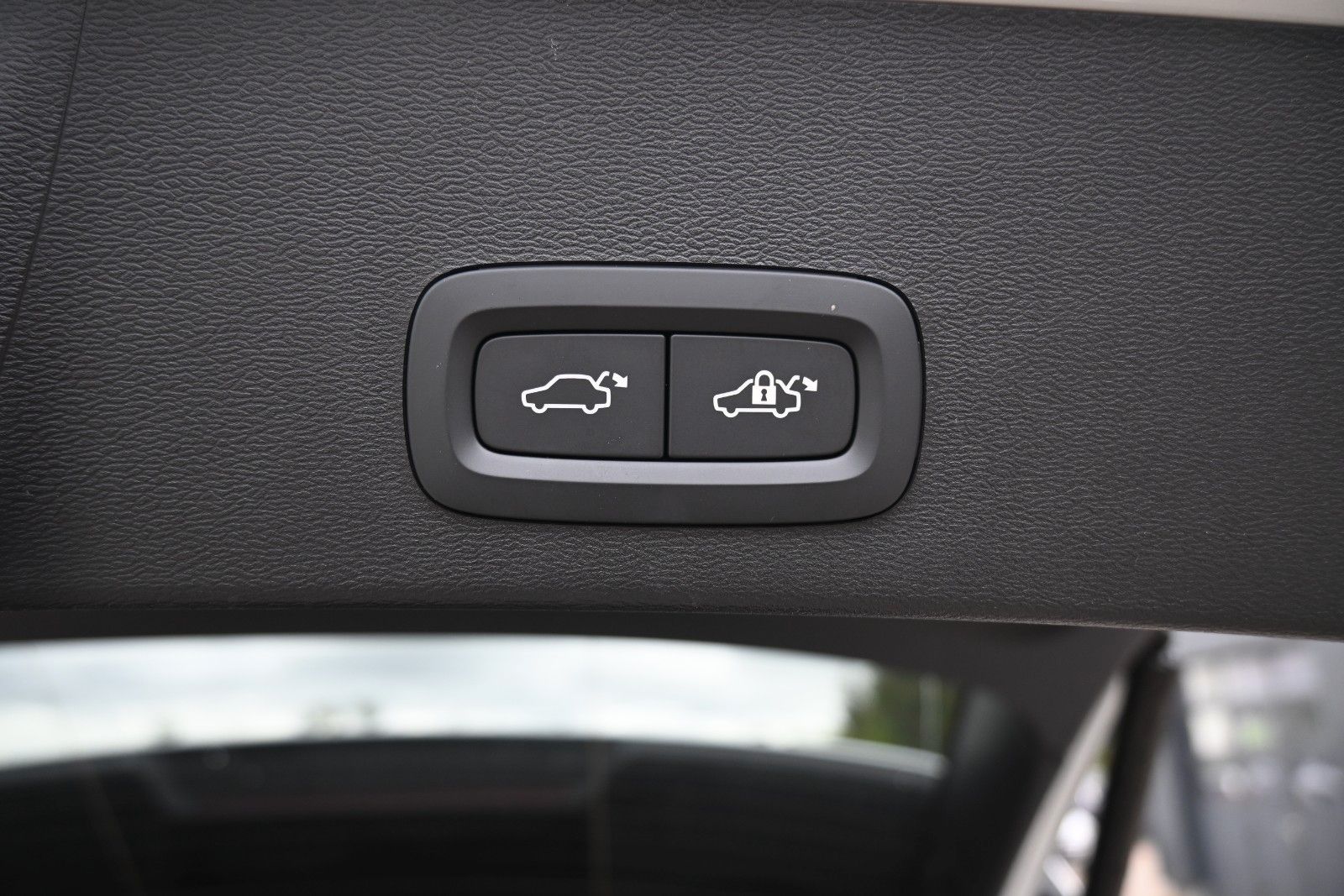 Fahrzeugabbildung Volvo EX40 SingleMotorExtendedRangePlus Dark*574 KM RW