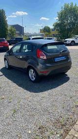 Ford Fiesta 1.25 Celebration Sitzheizung, Alu, Allwet - Ford Fiesta aus 2016 mit Benzin-Antrieb: Kleinwagen