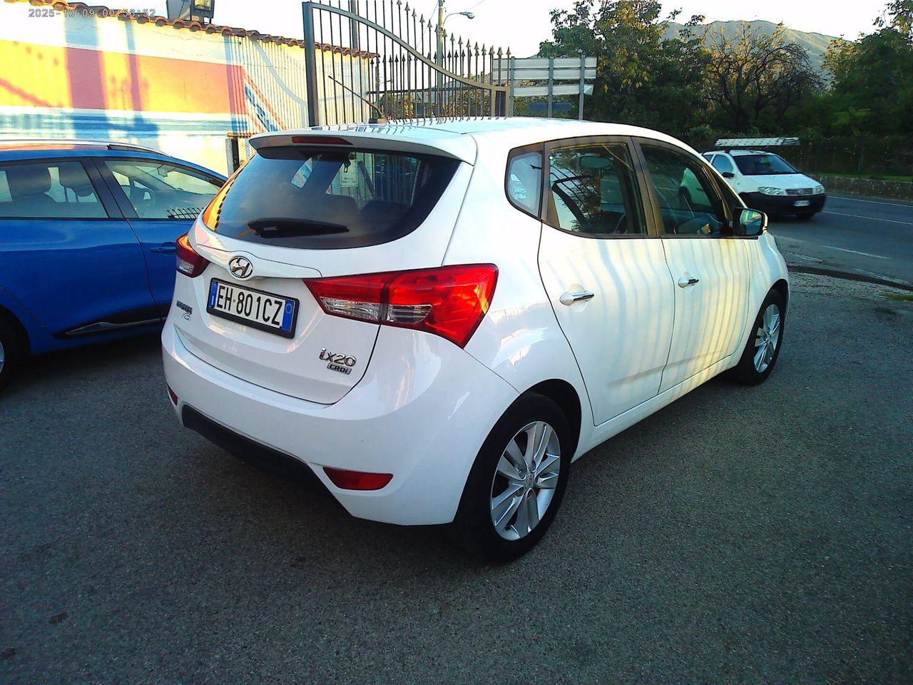 Hyundai ix20 2011 — photo 5