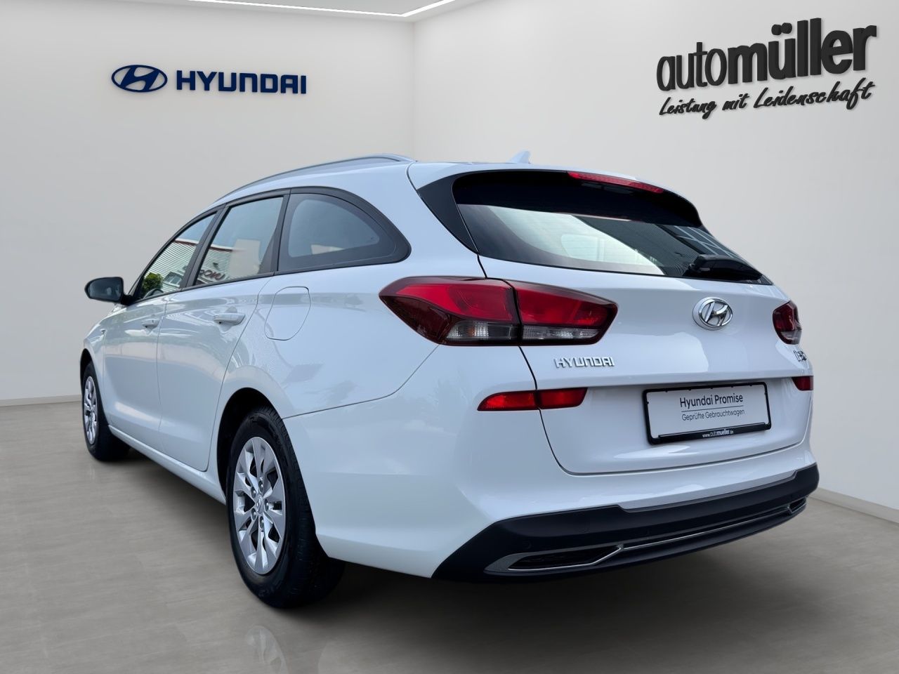 Fahrzeugabbildung Hyundai i30 1.0 T-GDI TEMPOMAT*KLIMA*DAB*ZV*BT*USB*ARMLE