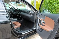 MERCEDES-BENZ A 200 / BUSINESS PAKET / NAVIGATION