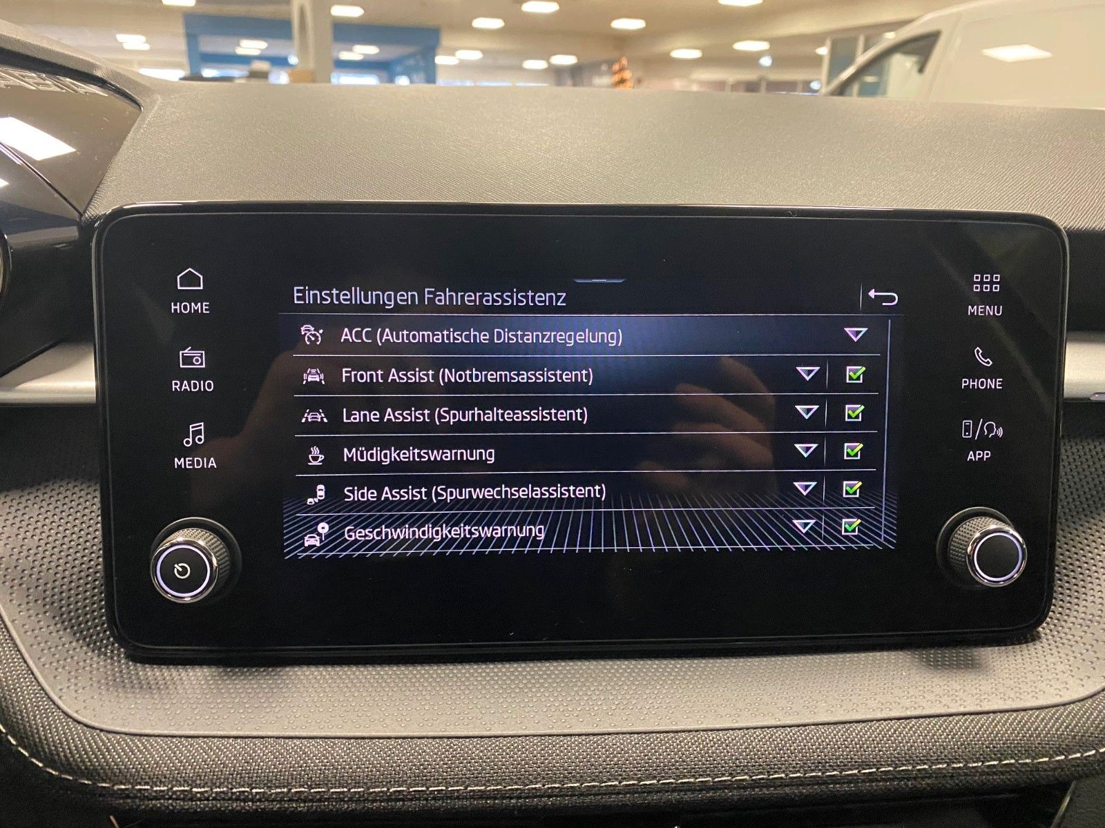 Fahrzeugabbildung SKODA Fabia 1.0 TSI  DSG 130 Top Selection+ACC+Kamera+