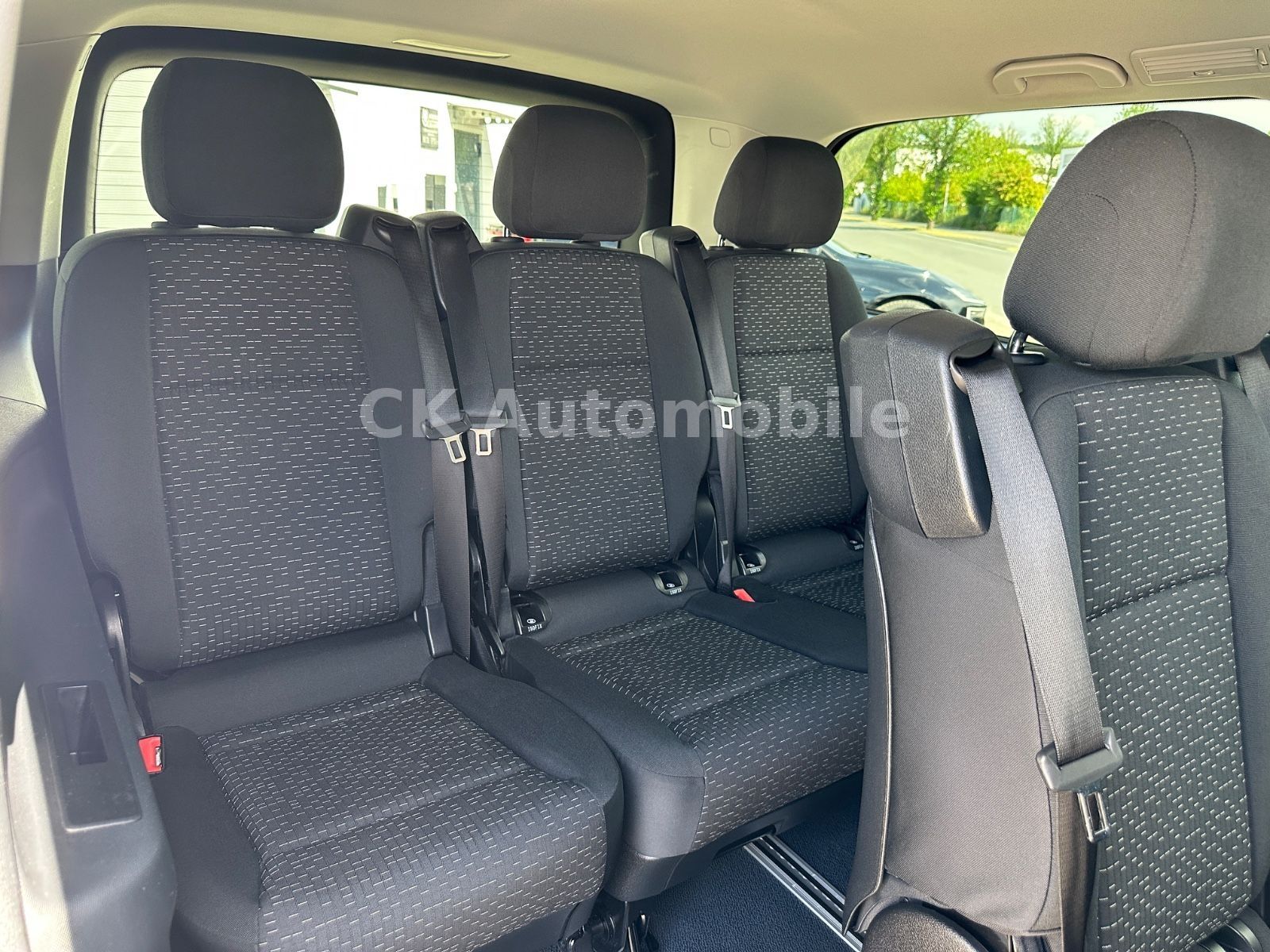 Fahrzeugabbildung Mercedes-Benz Vito Tourer 119 PRO lang/9 Sitze/Navi/LED/Kamera