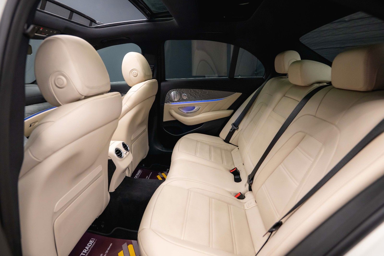 Fahrzeugabbildung Mercedes-Benz E 53 AMG 4Matic+ Facelift Designo *ACC*Pano*360*