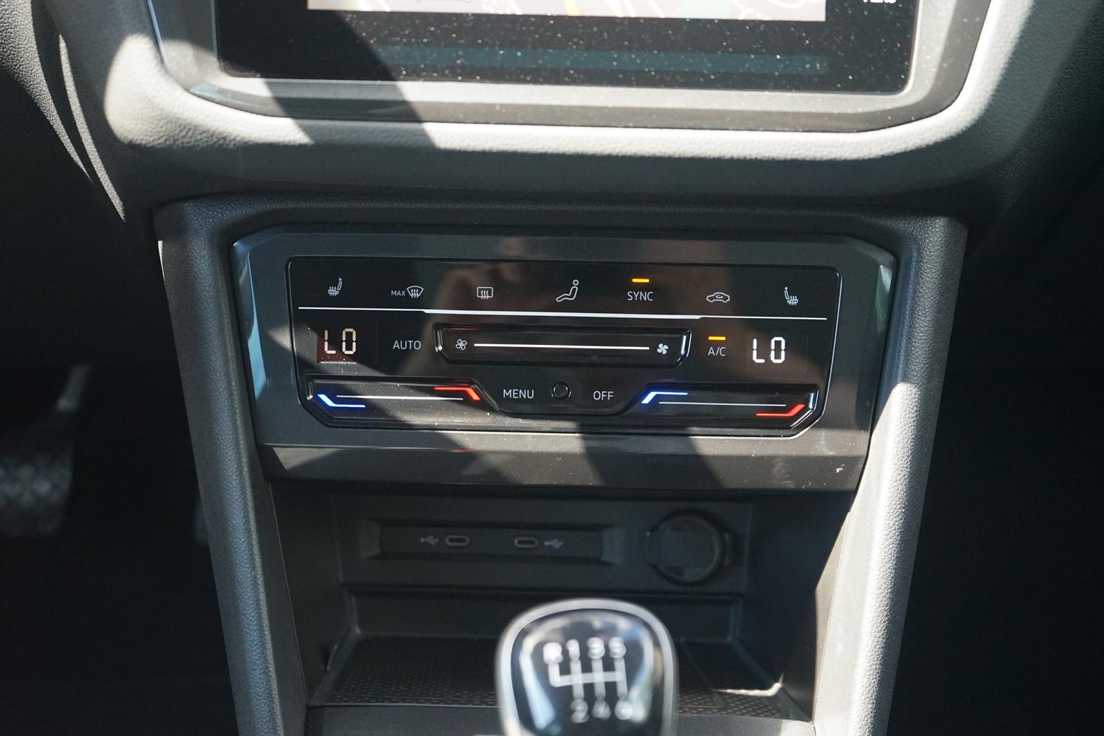 Volkswagen Tiguan 1.5 TSI Active LED Navi ACC Totwinkel AHK, миниатюра 12