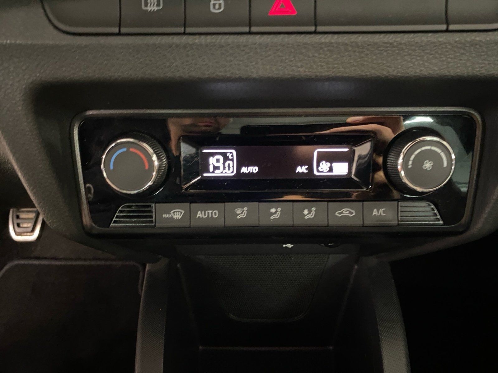 Fahrzeugabbildung SKODA Fabia 1.0 TSI Monte Carlo*LED*Navi*Totwink.*Pano