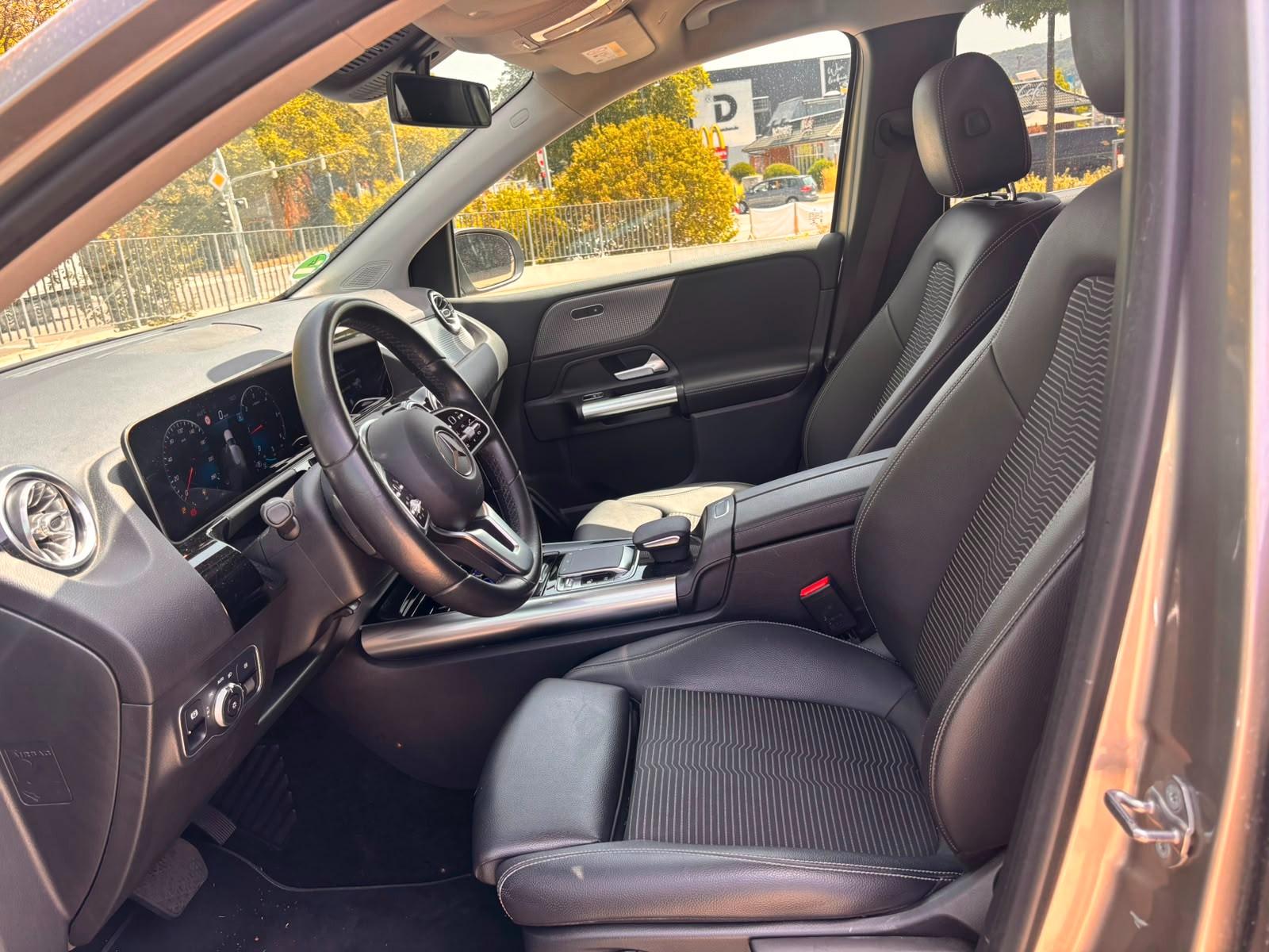 Mercedes-Benz B 220 B B 220 d